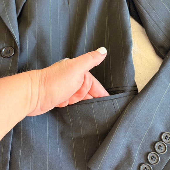BCBG Black Pinstripe Blazer Size 2 Tailored Career Jacket - Picture 8 of 13